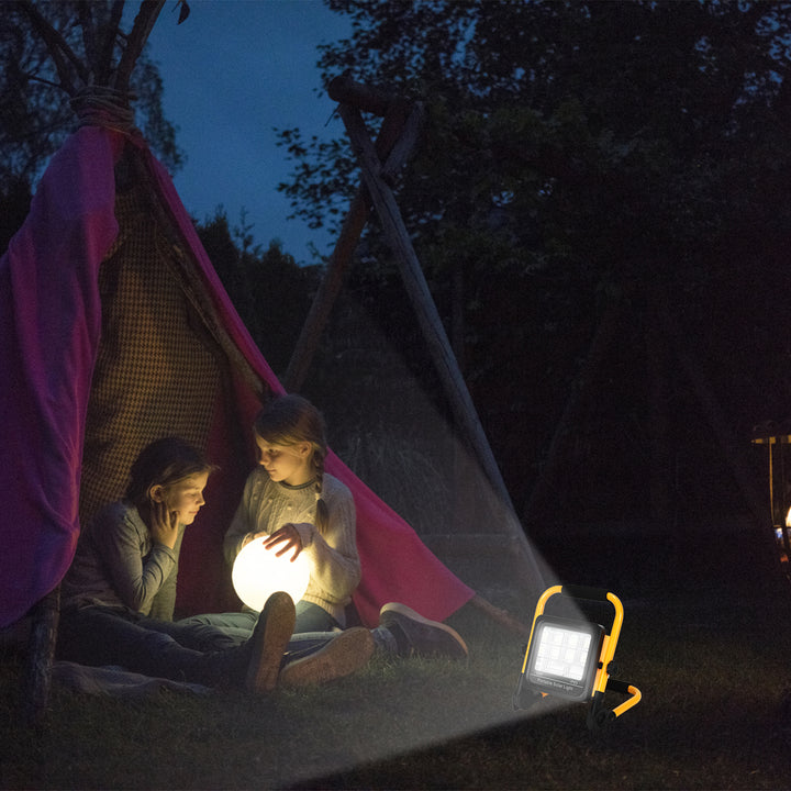Sonnewelt LED Akku Fluter Baustrahler Solar 50W/100W